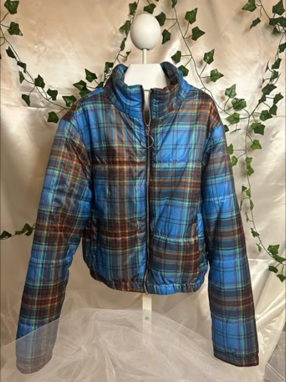 Wild Fable Women’s blue plaid puffer jacket Size S